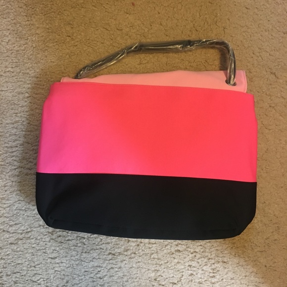 🆕 Victoria's Secret Cross Body Bag - Picture 3 of 4